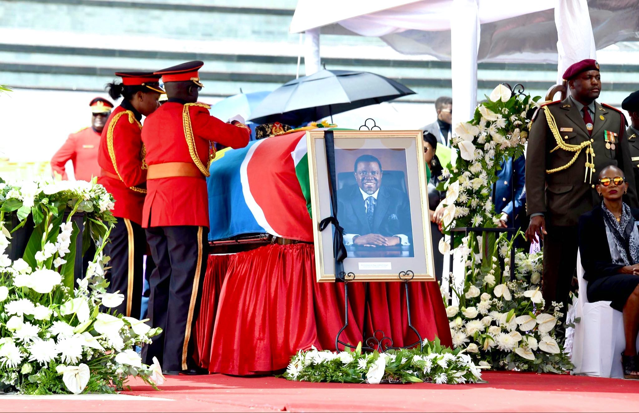 Read more about the article President Hichilema attends burial for late President Geingob