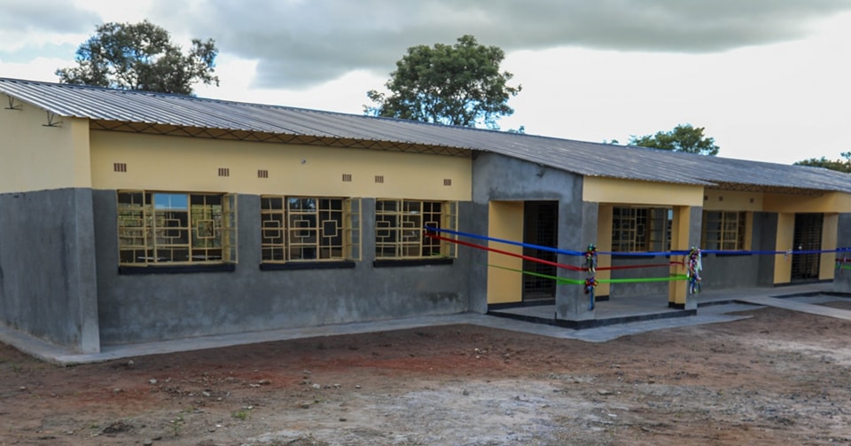 You are currently viewing Kasenengwa district receives school infrastructure