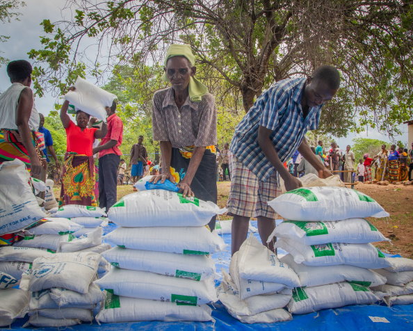 You are currently viewing Chieftains Mwenda happy with distribution of relief maize in Chikankata