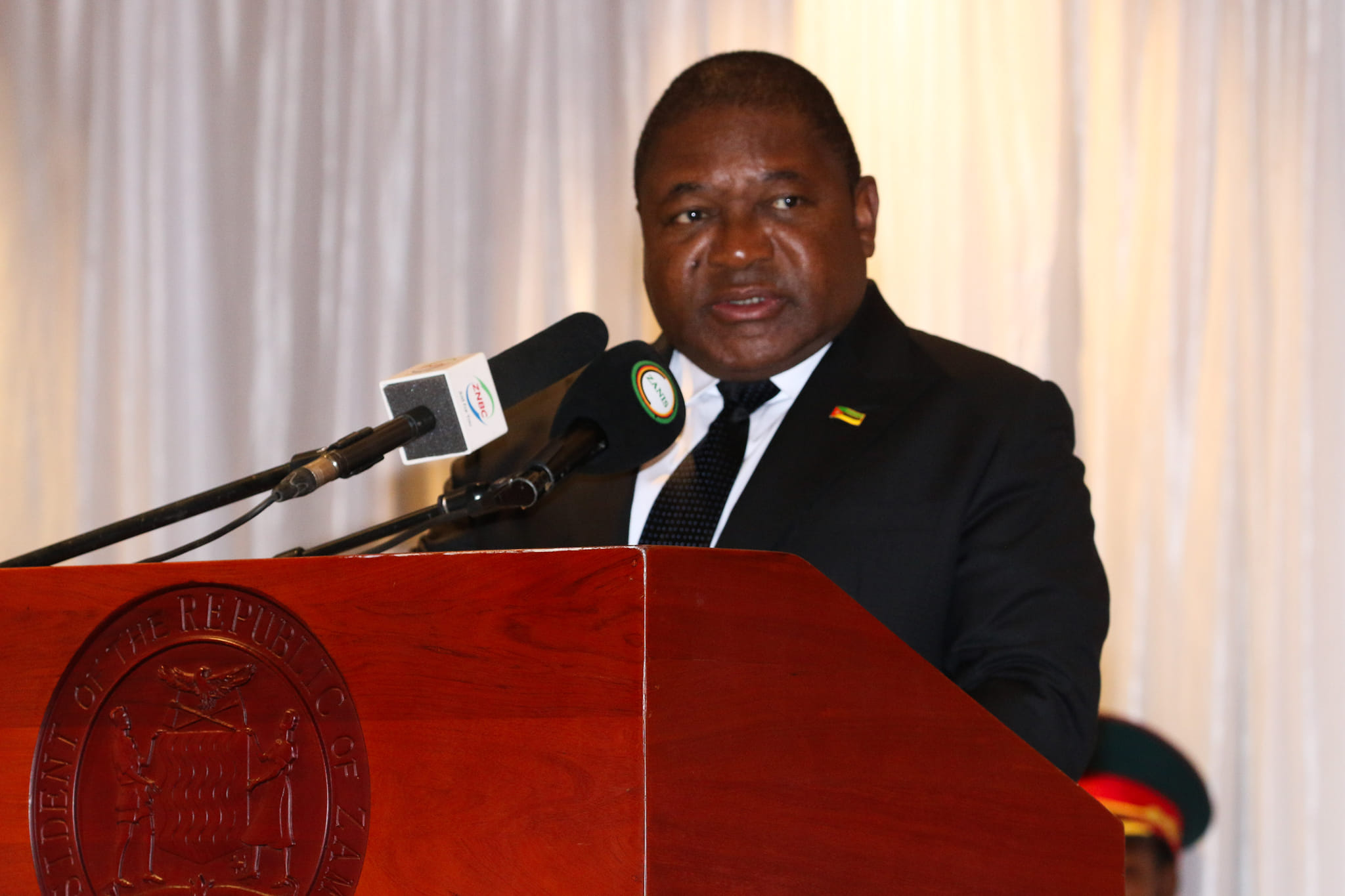 You are currently viewing President Nyusi addresses Zambian Parliament