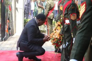 Read more about the article President Hichilema led dignitaries in wreath laying