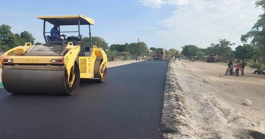 Read more about the article Mweetwa happy with Rehabilitation of Katete-Chanida road’s progress