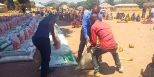 Read more about the article GOVT. DISTRIBUTES EMERGENCY WETLAND SEED, FERTILIZER TO IMUSHO WARD