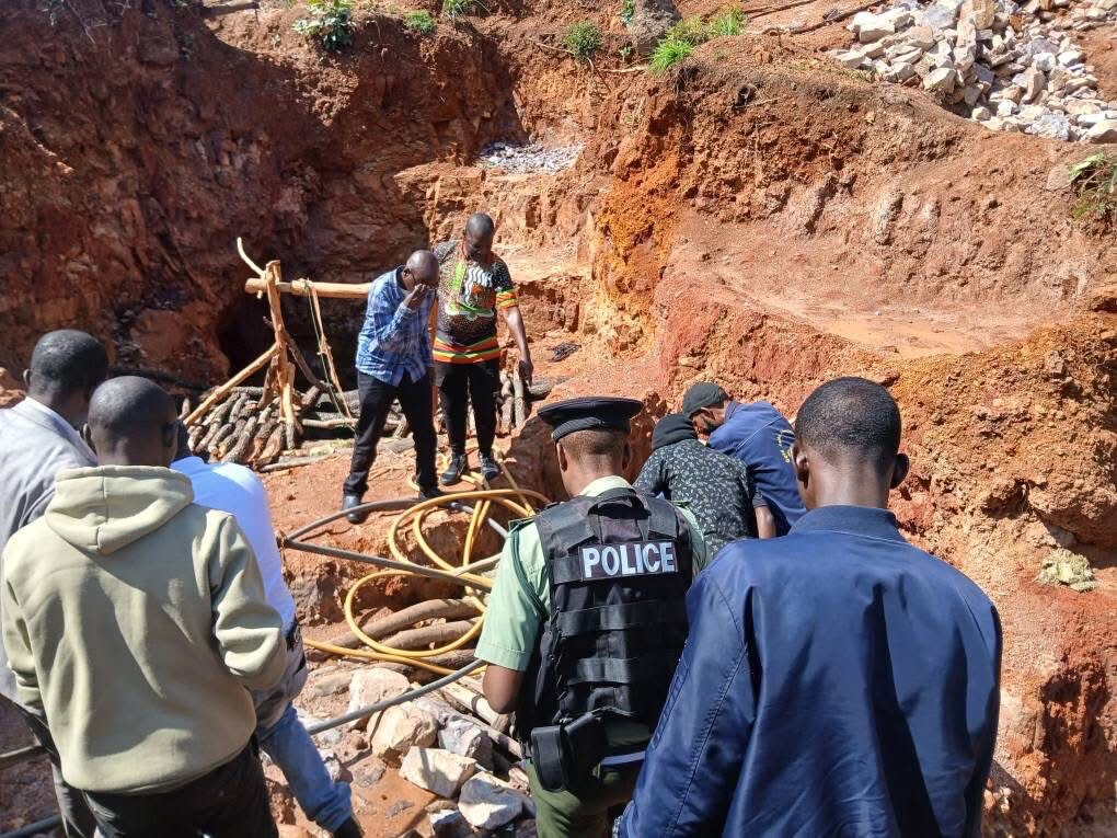 Read more about the article ILLEGAL MINERS AT MUMOLE GOLD MINE GIVEN ULTIMATUM 