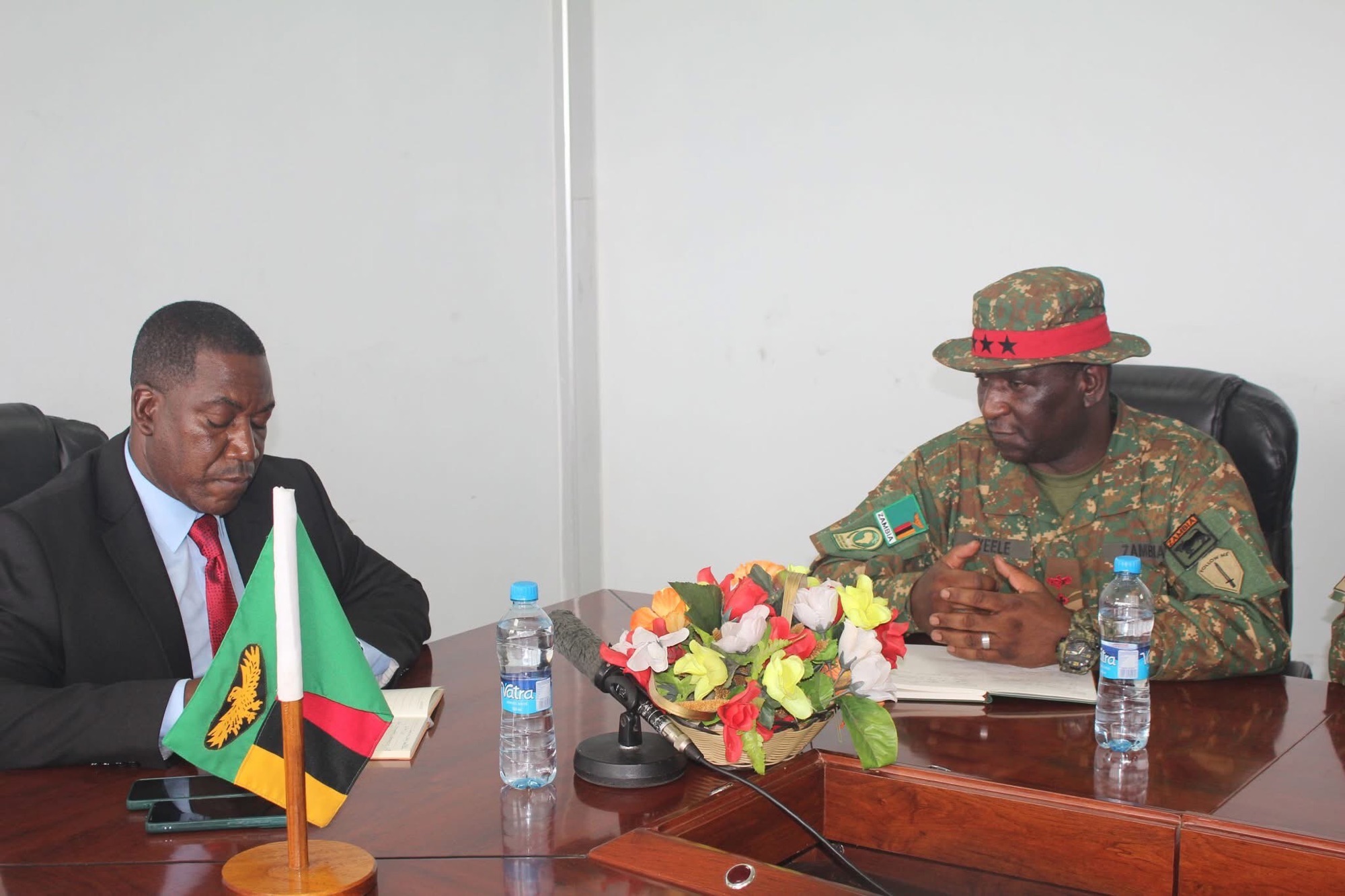 Read more about the article ZAMBIA ARMY WARNS ILLEGAL MINERS IN SOUTHERN PROVINCE