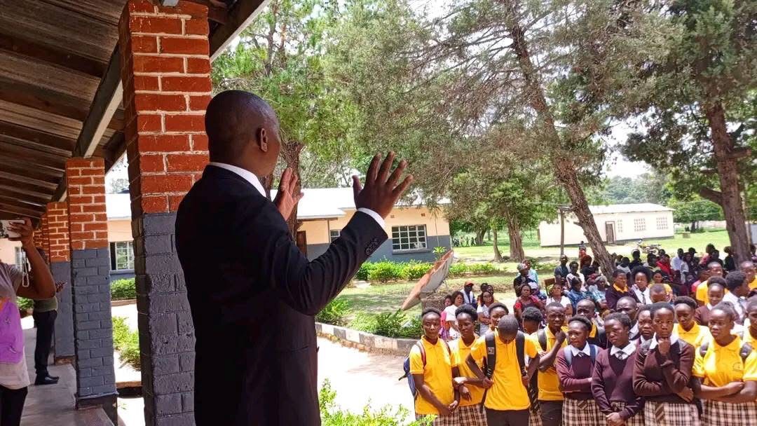 Read more about the article ISOKA DC COMMENDS MUCHINGA SECONDARY SCHOOL